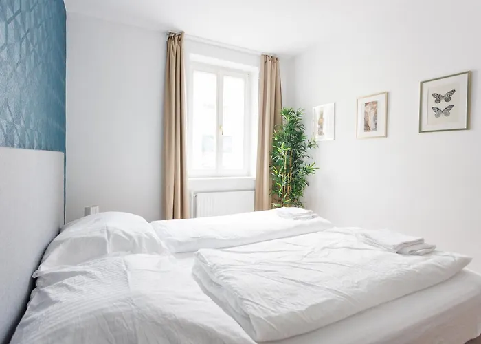 Cozy Family & Group Apartment - 15 Min To Center