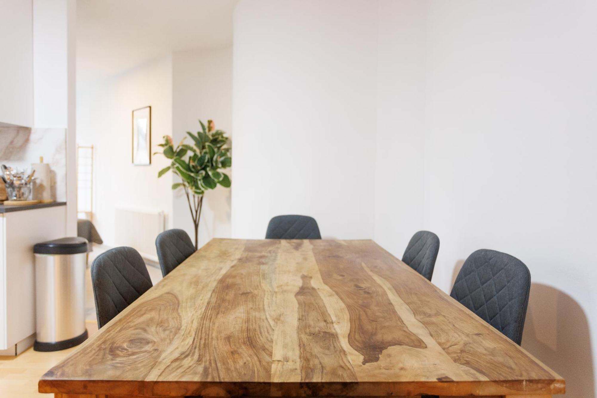 Cozy Family & Group - 15 Min To Center Apartment *
